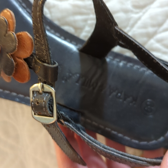 Italian Flower Sandals in Two toned Leather. - Picture 4 of 9